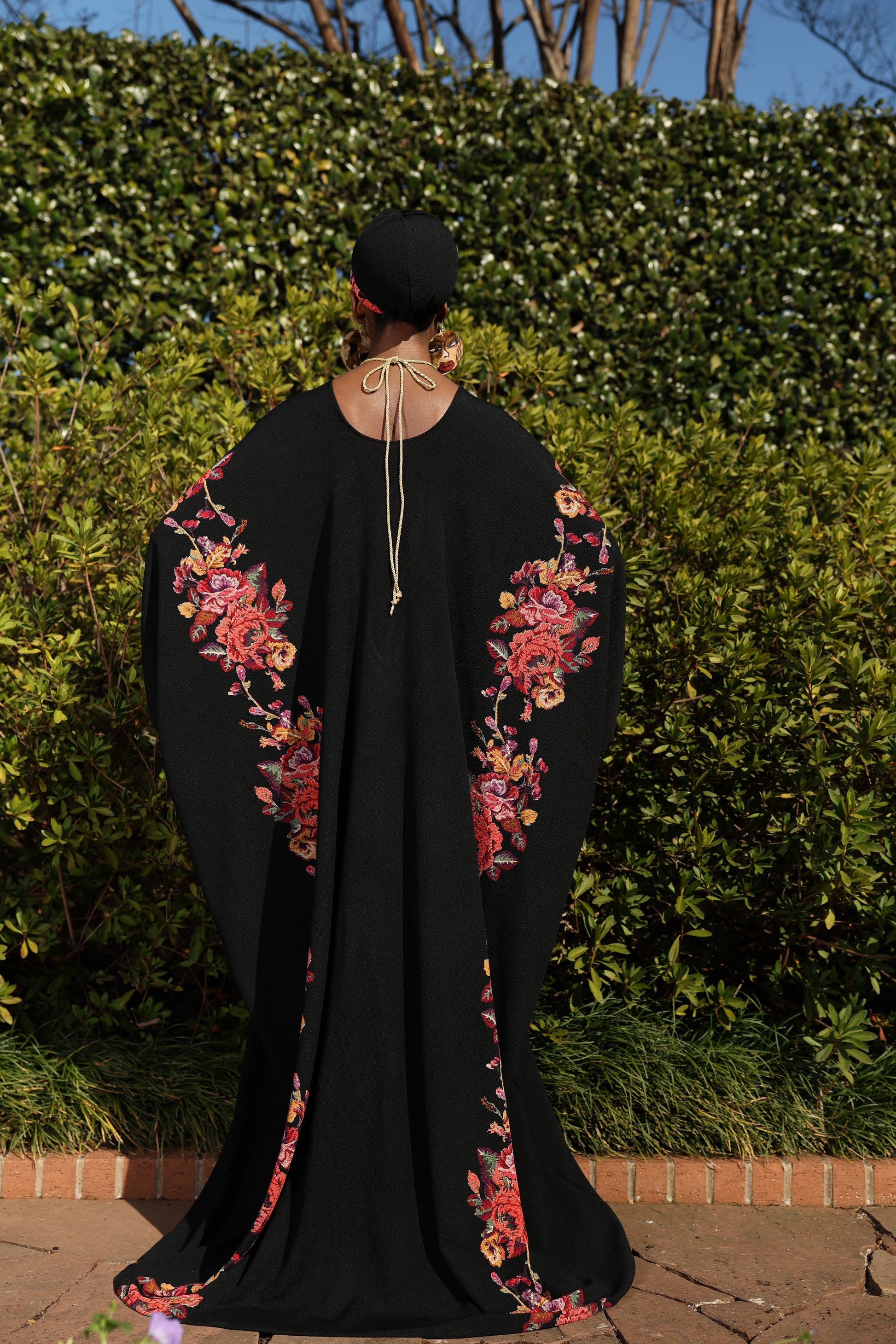 Kaftan with Floral Border and Single Gold Rope Accessory