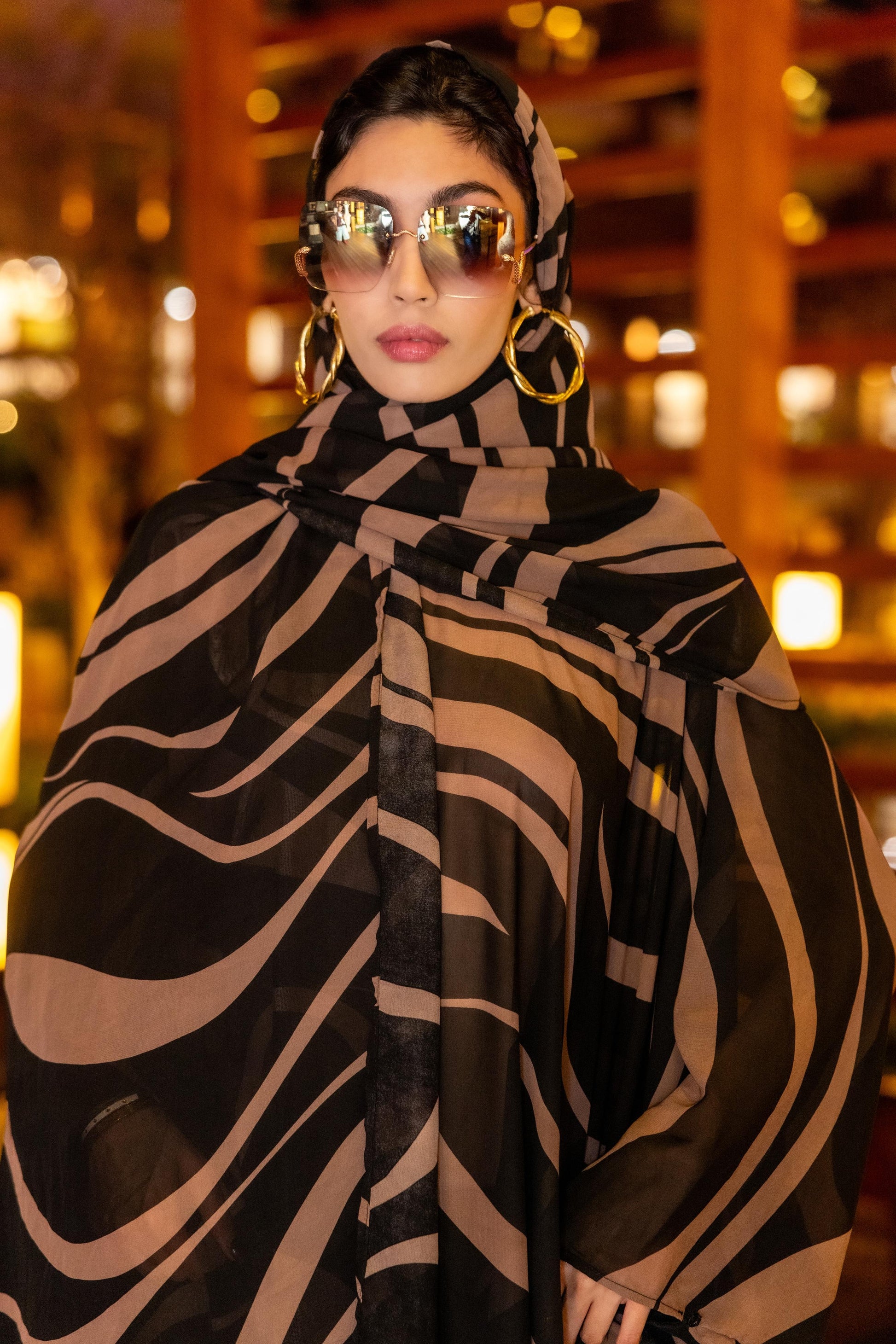 Kaftan (Snap-tan) with Beige and black wave print